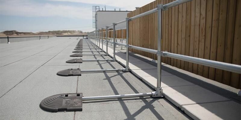 Non-Penetrating Roof Railing