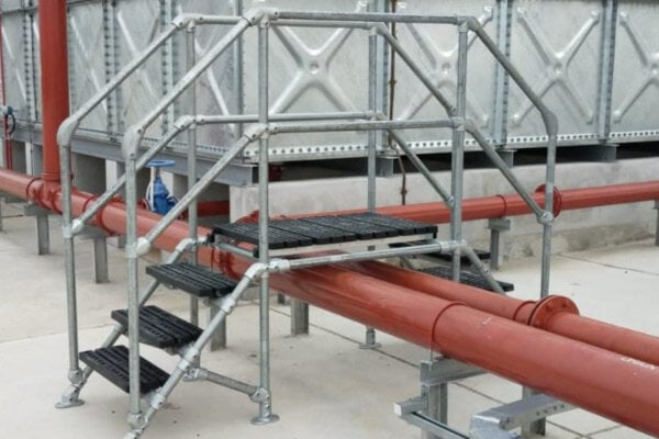 Rooftop Stairs - A Non-Penetrating System for Safe Access