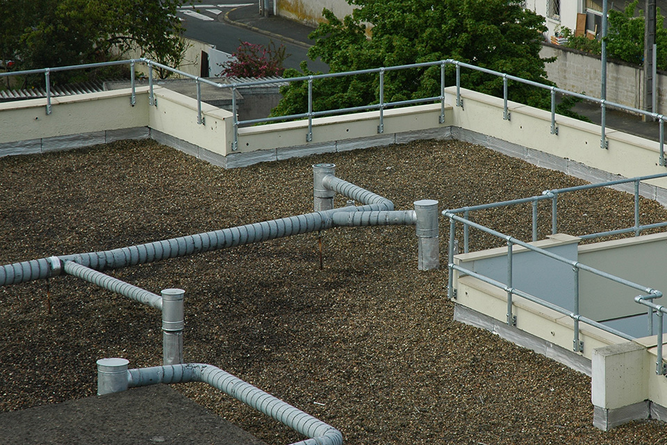 Guardrail for Parapet with Level Change