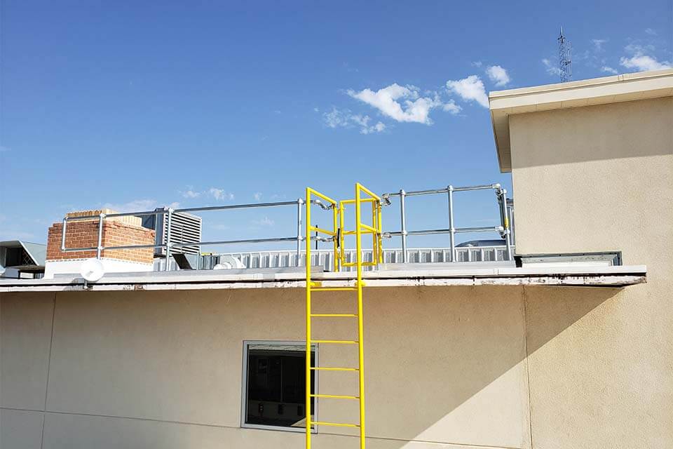 roof access ladder with guardrail