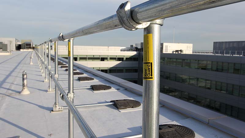 simple installation for installing non-penetrating railing